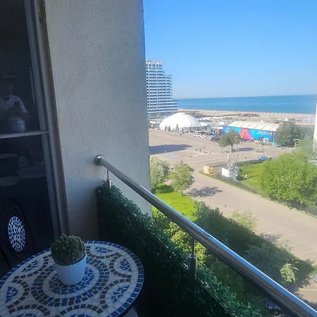 One Mamaia